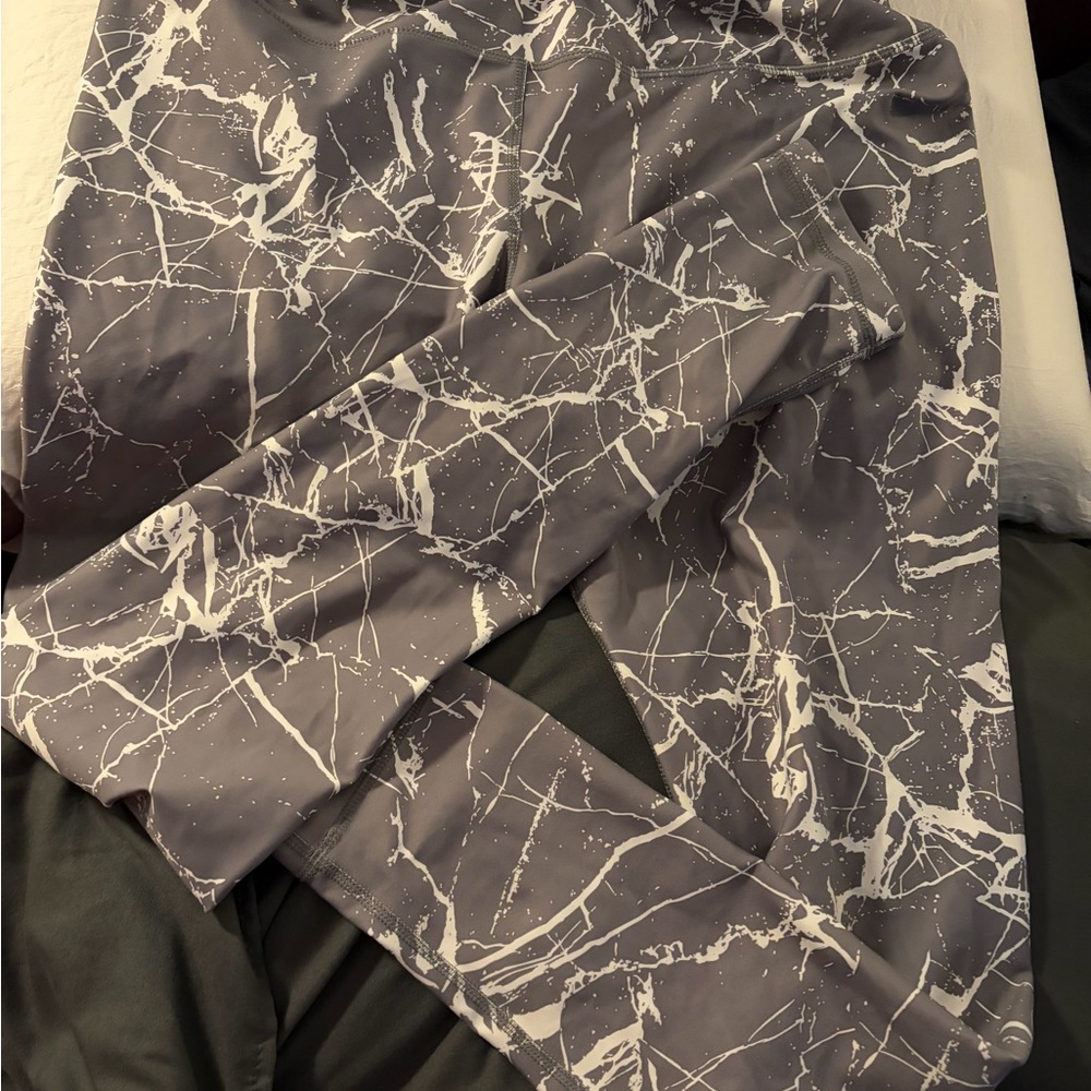 Womens Gray Marble-Print Performance Joggers